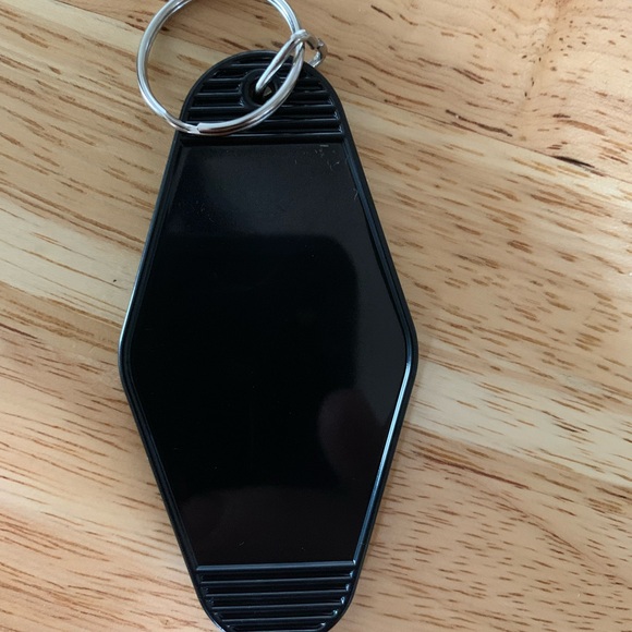 Hotel California keychain - Picture 2 of 2